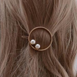 3/$30 Double Pearl Circle Hair Clip